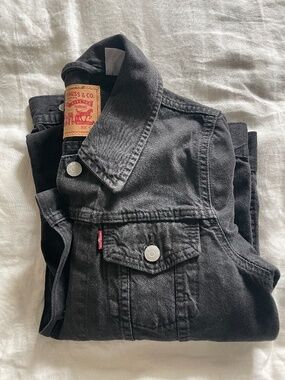 Levis denim jean trucker jacket 100% cotton